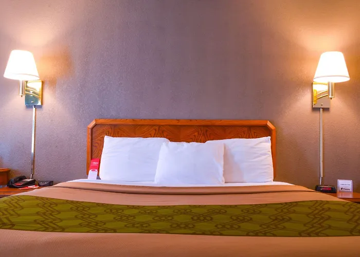Econo Lodge *