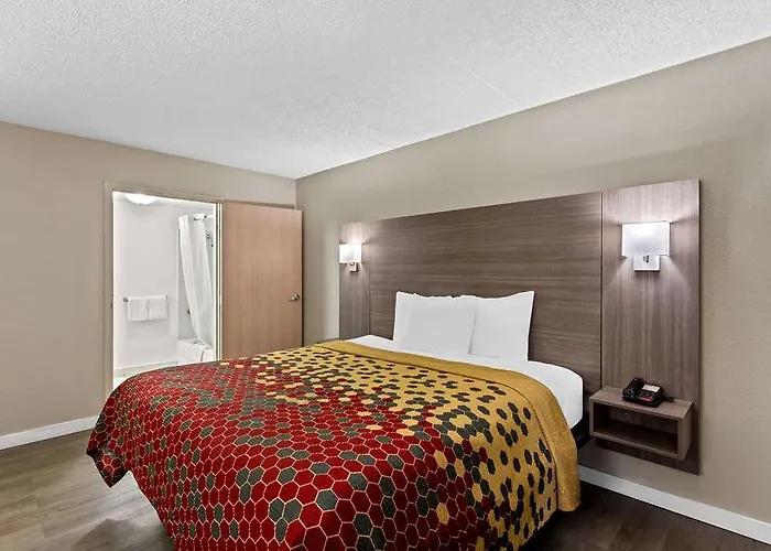 Econo Lodge *