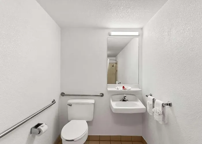 Econo Lodge Willowbrook
